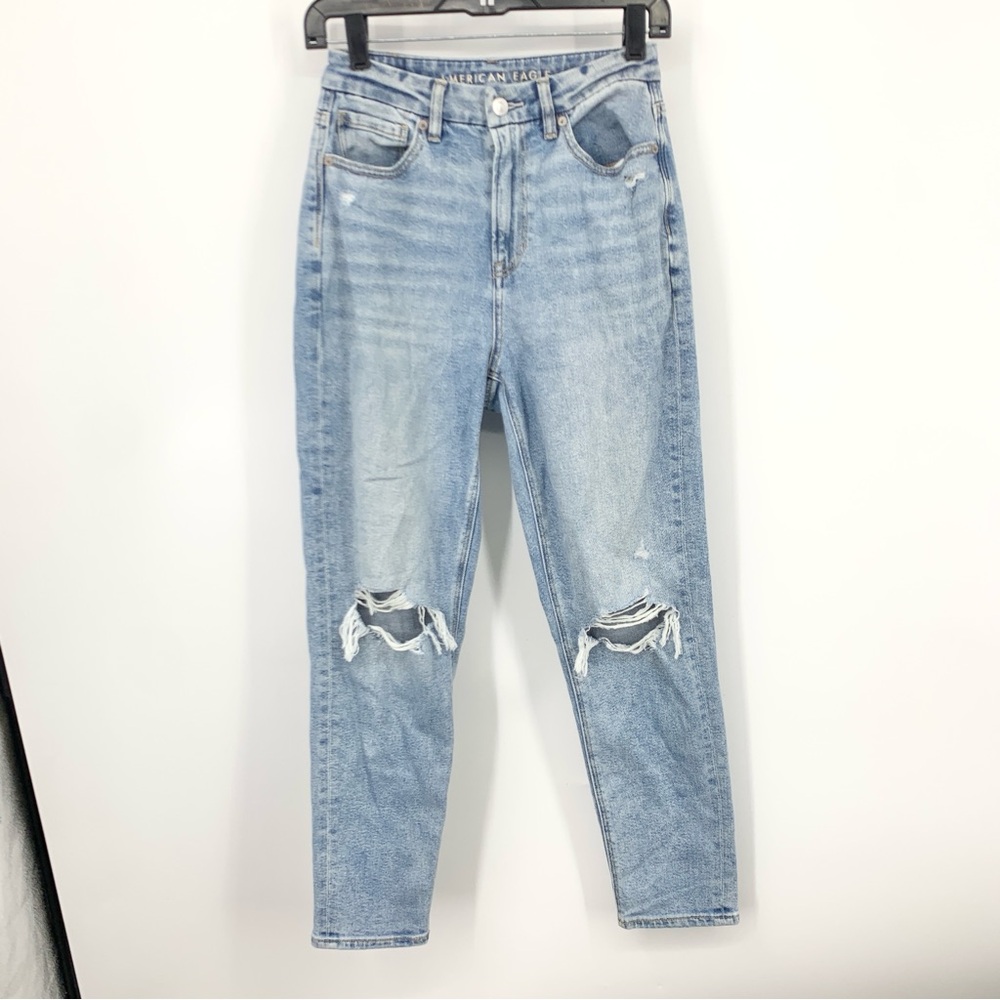 American Eagle Women Size‎ 2 Jeans Curvy Mom Light Wash Distressed Pants Stretch